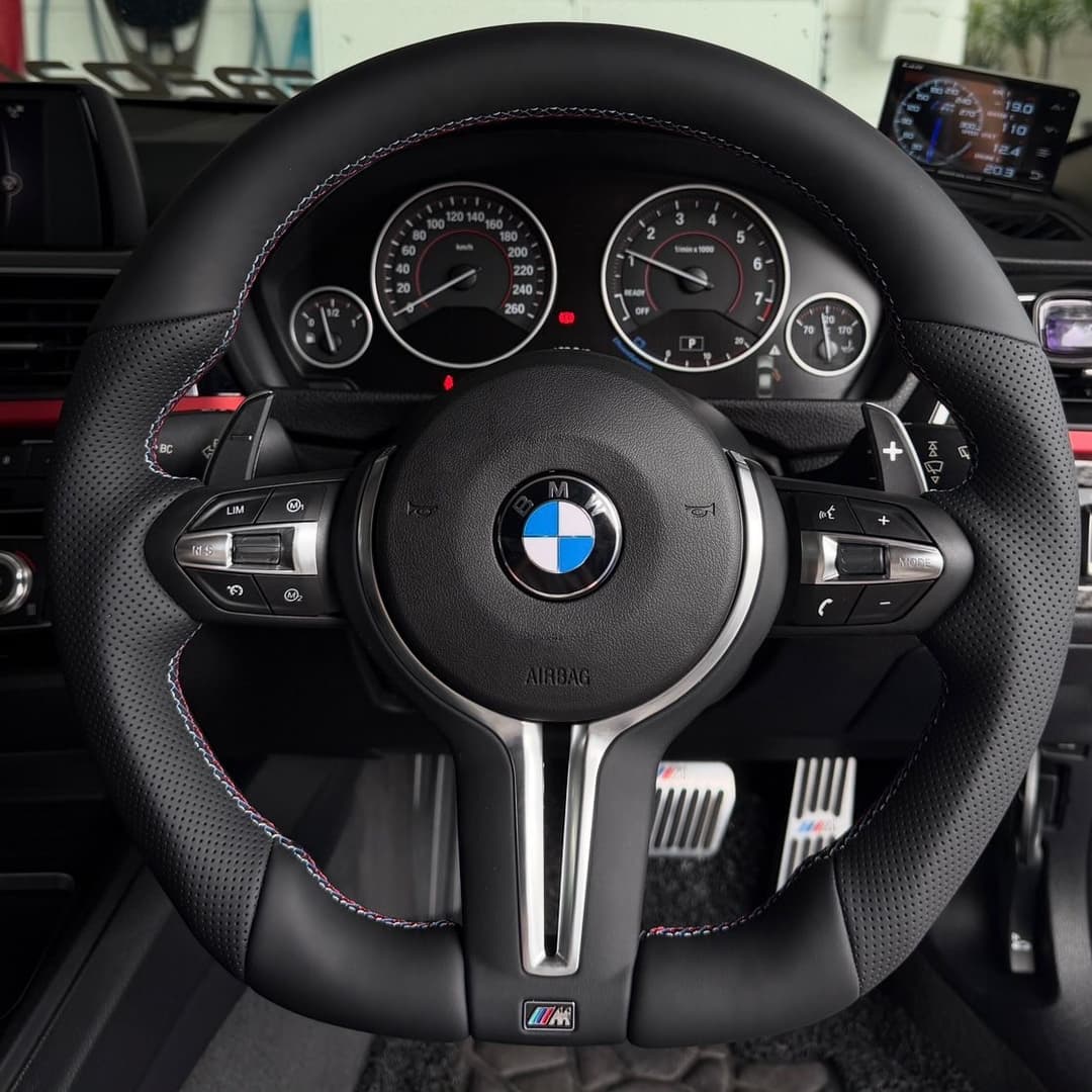 BMW M3 / M6 Style Flat Bottom Steering — view 1