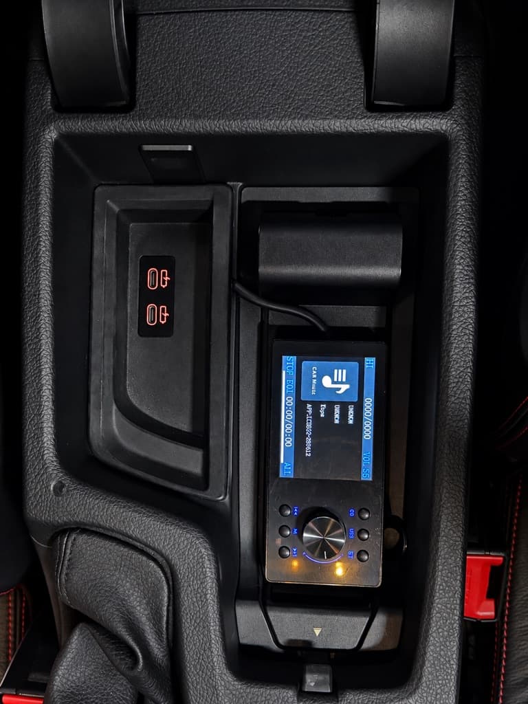 BMW Original Dual Type-C Charging Port — view 2